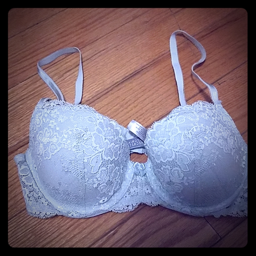 NWOT Victoria's  Secret  push up demi bra 34C